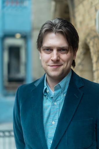 685ac878ff63cff2cfb0bc15_BixWHeadshot