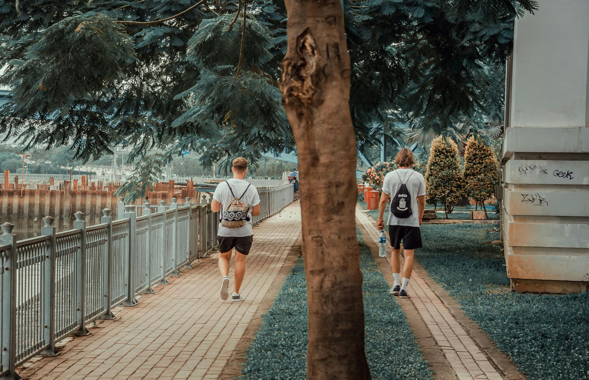 685b4c5b2efcecdc9da34e8d_pexels-minan1398-1597963-p-2000